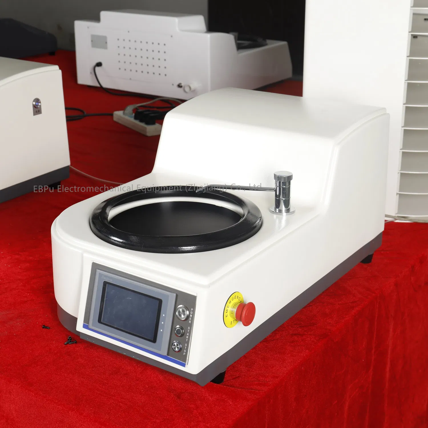 Le Gp-1X remplace facilement la rectifieuse de précision antiadhésive magnétique